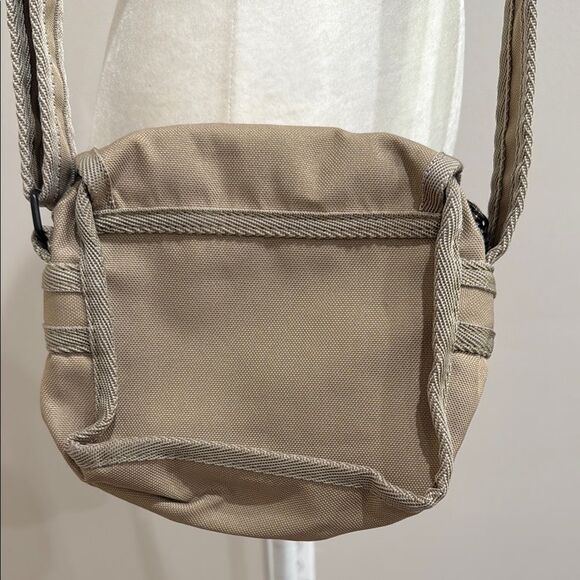 Bjorn Borg Vintage  Tan Messenger Bag with Adjustable Strap - Picture 2 of 4